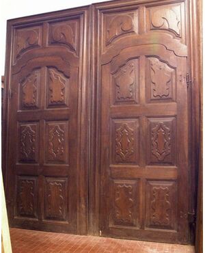pts457 pair of Baroque walnut paneled doors