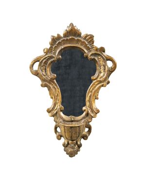 Gilded wooden stoup. Italy, 18th century.