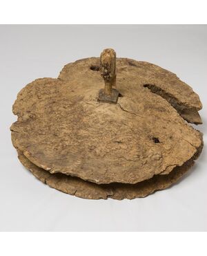 Antique well pulley from the desert - O/6219