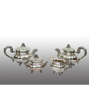 Servizio in argento antico stile Impero Napoletano appartenente alla prima metà del XX secolo.