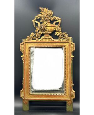 Specchio da Parete in Legno Dorato con Decoro Floreale – Napoleone III.