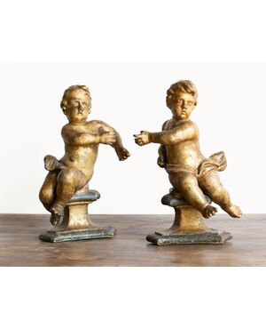Coppia di putti in legno dorato e laccato – Lombardia, fine XVII secolo
