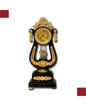 Neoclassical lyre clock from the late 18th century