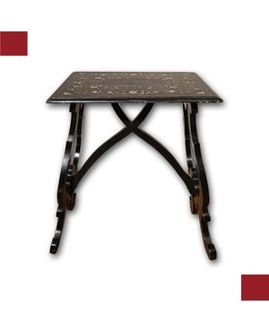 TAVOLINO IN LEGNO EBANIZZATO CON INTARSI META’ XIX SECOLO