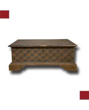 Wooden chest painted in the first half of the 18th century