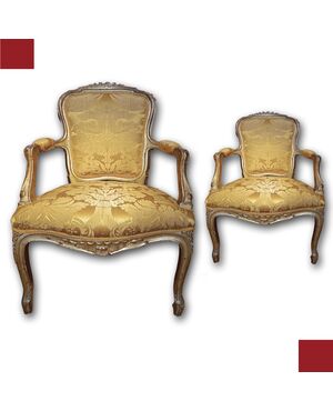 PAIR OF GILDED ARMCHAIRS IN 18TH CENTURY STYLE