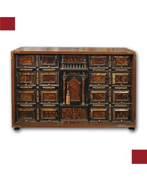 Walnut Monetiere with Finishes from the Early 18th Century