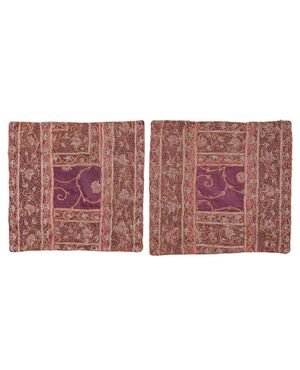 Pair of mauve-colored embroideries - B/265/5-6 -