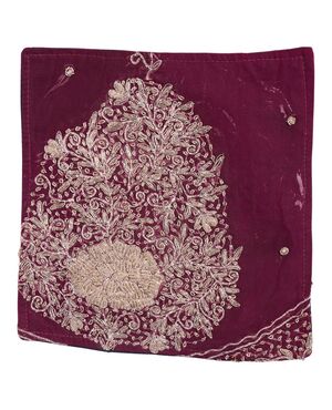 Large embroidery on Bordeaux background - B/172/2 -