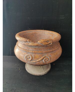 Particolare acquasantiera in marmo rosso Verona - Diametro 24 cm - Venezia