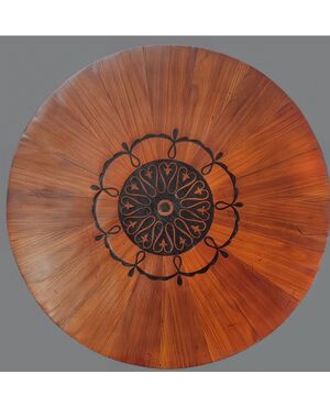 Carlo X cherry coffee table with floral inlay – Veneto, circa 1830.