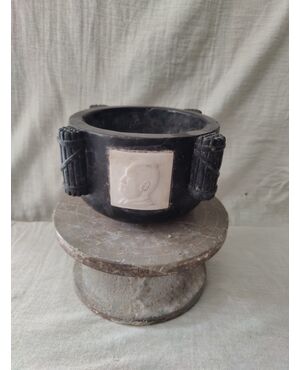 Interessante mortaio in marmo nero marquina - H 13 cm