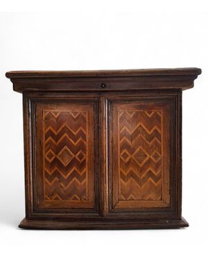 Small inlaid cabinet, small stipo