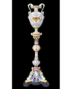 Large majolica vase with column. Ginori manufacture.