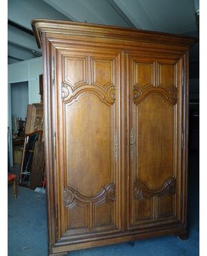 Armadio Luigi XV scolpito in rovere metà 1700 Francia