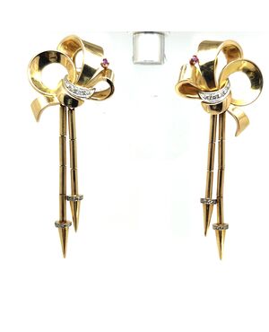 Orecchini in oro con rubino e diamanti