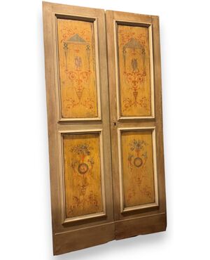 PTL717 - Lacquered and painted door, 18th/19th century, dimensions cm W 119 x H 239