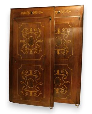 PTS640 - N. 2 porte con intarsi in pastiglia, con telaio, epoca I metà '800, luce cm L 88 x H 197