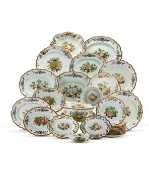 Parte di servizio in maiolica Pasquale Antonibon , Nove di Bassano , XVIII secolo