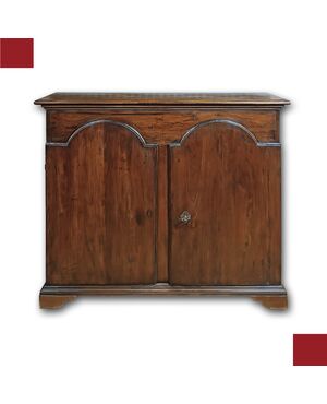 LOUIS XIV WALNUT CREDENZA, LATE 17TH CENTURY