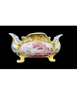 Majolica centerpiece bowl. Minghetti. Bologna.