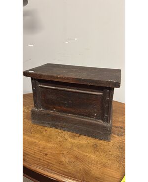 Antique small chestnut jewelry box, 20th century, 30x45x25cm