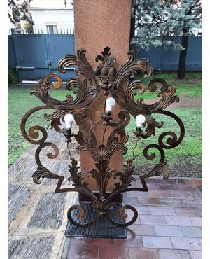 Grande applique in metallo dorato cm. 95 x 60