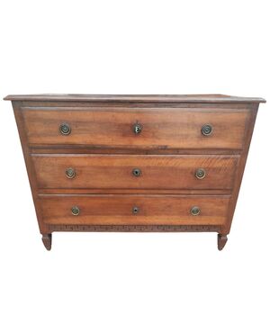 Rare and important Louis XVI chest of drawers from Parma in walnut