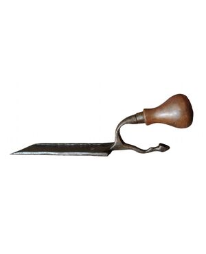 Zoomorphic tool for farriers from the late 19th century