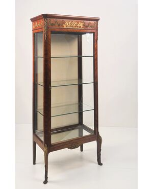 Vetrina impiallacciata in bois de rose, Francia, fine XIX - inizi del XX secolo