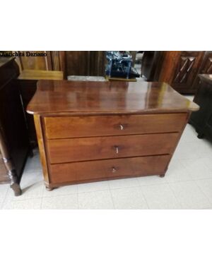 Oak chest of drawers