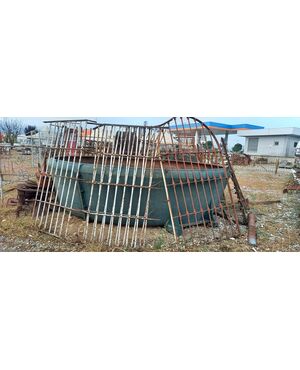 Iron grating