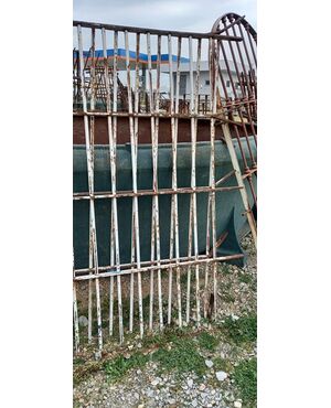 Iron grating