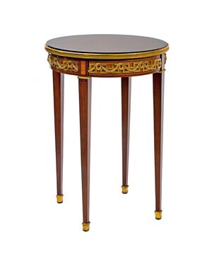 Elegante tavolino da centro, Francia XX secolo, stile Luigi XVI