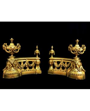 Coppia di alari da camino in bronzo dorato, Francia fine XVIII secolo