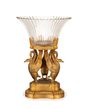 Centrotavola in bronzo dorato e vetro lavorato, Francia, XIX secolo, stile Impero