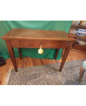 Table / Desk