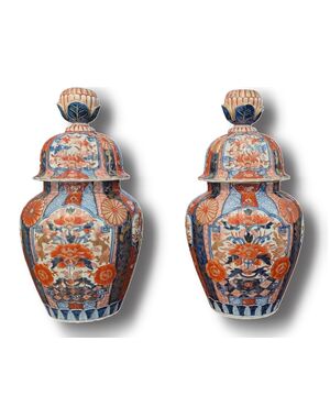 PAIR OF IMARI POTICHES - JAPAN - MEIJI PERIOD