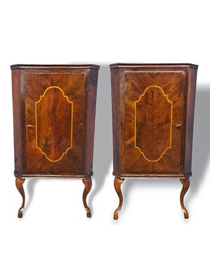 PAIR OF CORNER CABINETS - FERRARA - 18TH CENTURY