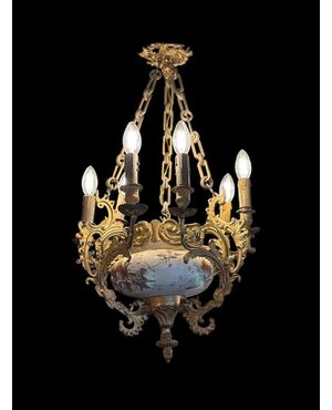 Lampadario in bronzo dorato.