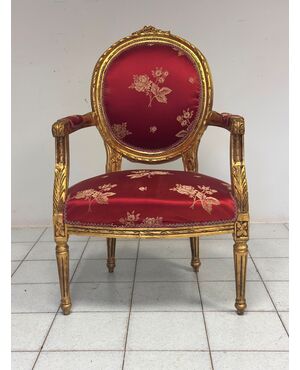 Poltrona Napoleone III in legno intagliato e dorato