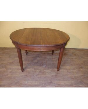 Oval extendable walnut table with four legs L123xW109xH76