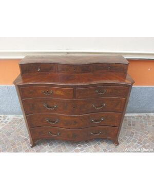 Walnut veneered chest of drawers (dresser) from the 18th century