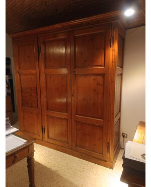 Elegante armadio dell'800