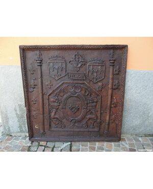 ANTICA PIASTRA DA CAMINO IN GHISA EPOCA 700 cm 87xH89xP5