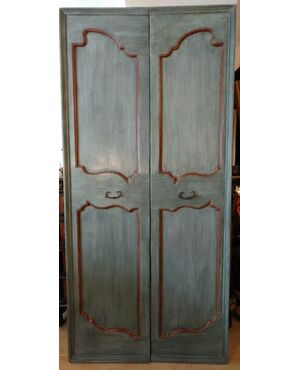Ligurian door with two lacquered panels in a Provençal style