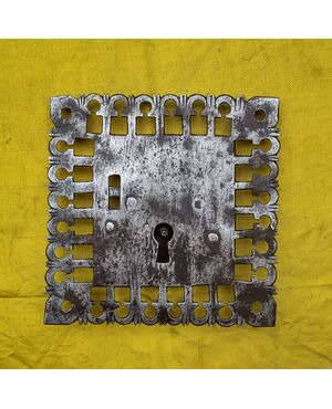 Beautiful sixteenth-century Trentino chest lock