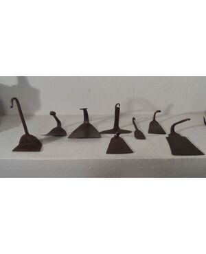 Interessante collezione di raschietti da cucina piemontesi