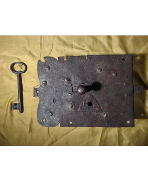 Working door lock with key, late 17th century