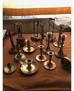 Gruppo di candelieri in metallo